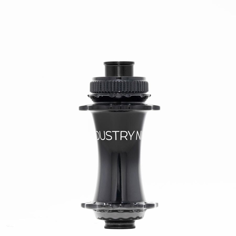 Solix Classic Front Hub – 15 x 110mm Center-Lock Black 28H