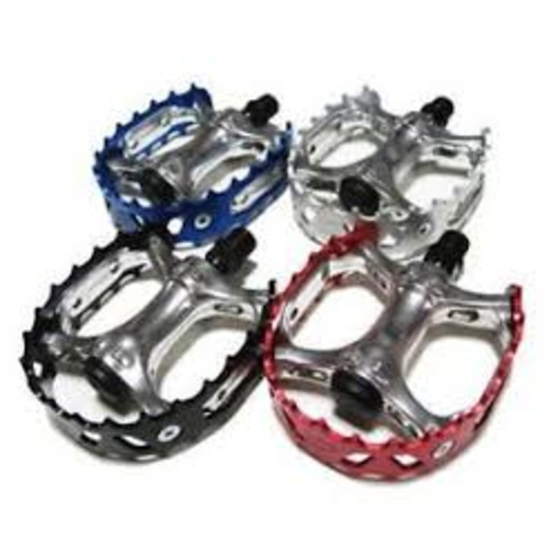 VP 747 Bear Trap Pedals 1/2″ Red