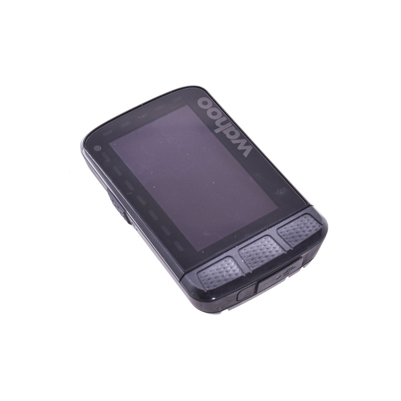 USED Wahoo ELMNT ROAM V2 GPS Cycling Computer WFCC6