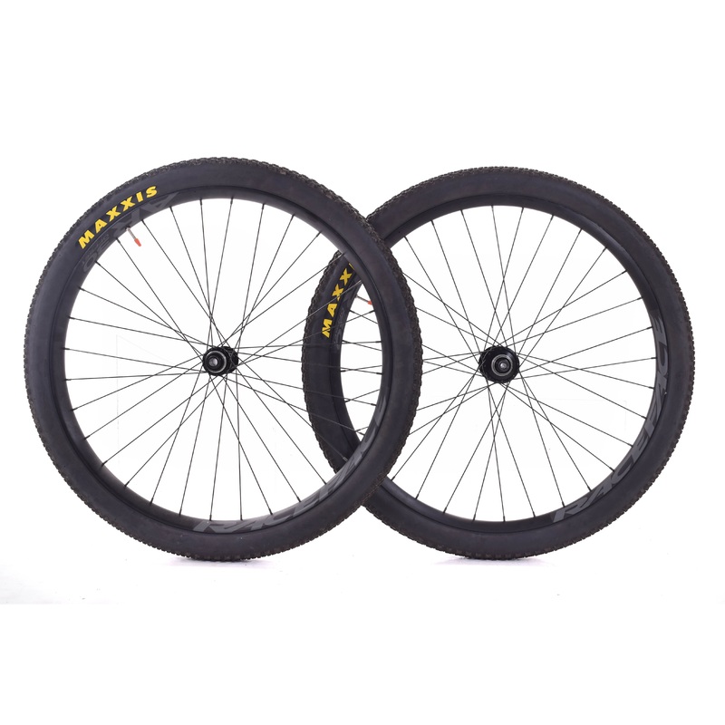 NEW TAKE OFF Raceface AR Offset 30 Boost 29″ Wheelset Microspline 110/148mm, CL Disc + Maxxis Ikon 29×2.2 Tires