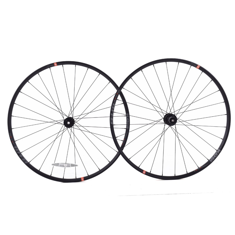 NEW Take Off WTB KOM i21 700C Wheelset 12mm Thru Axle Center Lock Disc