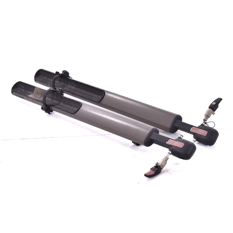 USED Yakima Roof Rack Bike Tray Carrier Set (2) Fork Mounted Quick Release for Round Rails