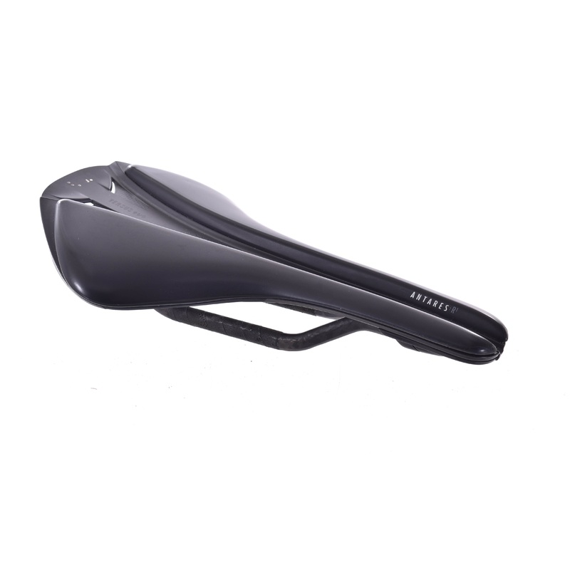 USED Fizik Antares R1 Versus Evo Regular Saddle Carbon Rail