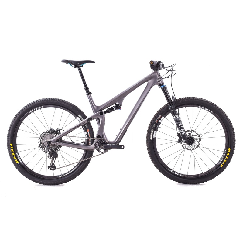 USED 2022 Yeti SB115 Large Carbon Full Suspension Mountain Bike Shimano XTR 1×12 29″ REVEL Carbon Wheels